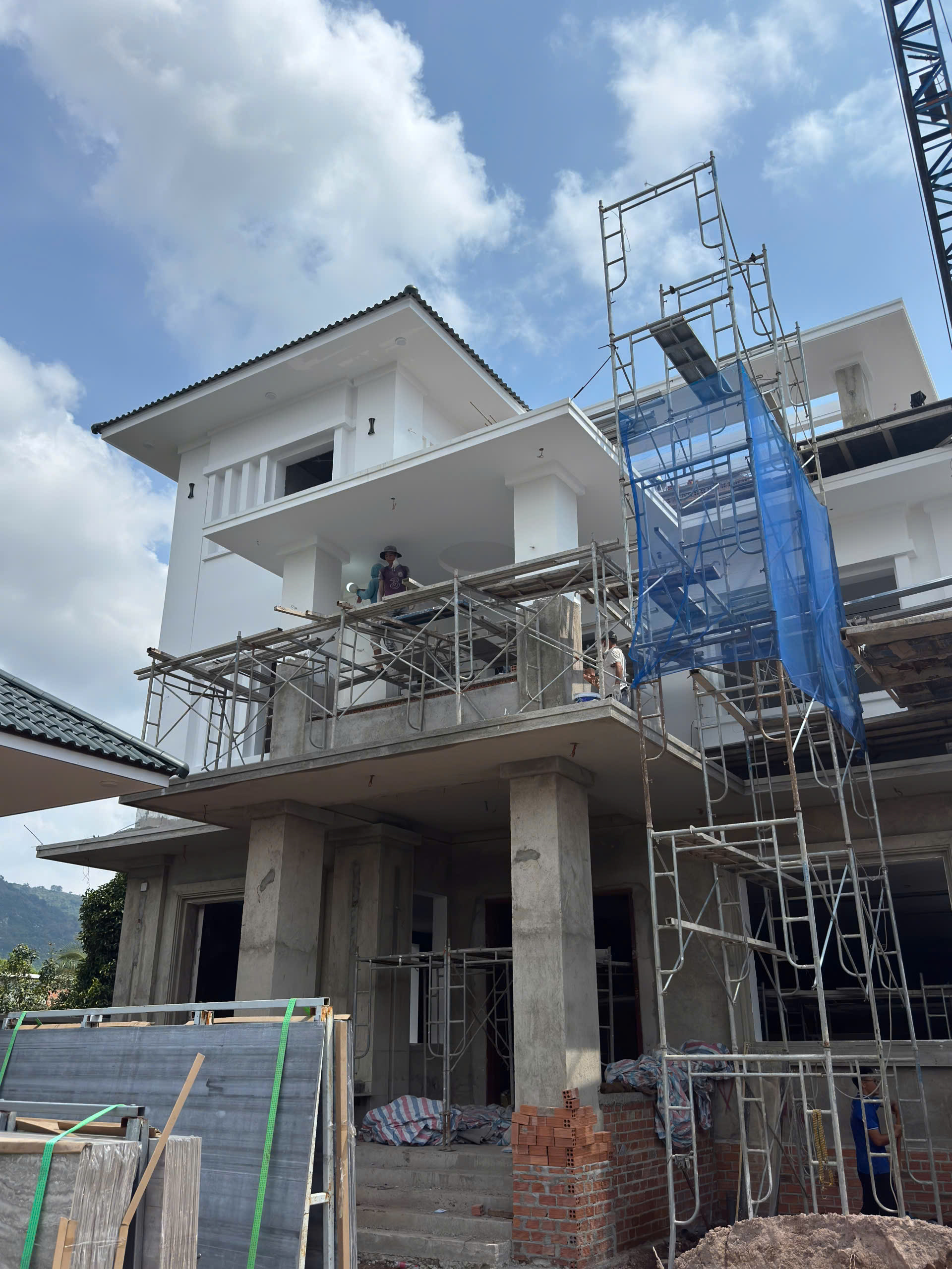 Thi công điện nước biệt thự